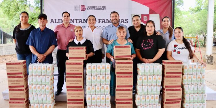 Gobierno de Badiraguato amplía padrón de beneficiarios del programa social municipal ‘Alimentando Familias’; el alcalde José Paz López visita la comunidad de Camotete