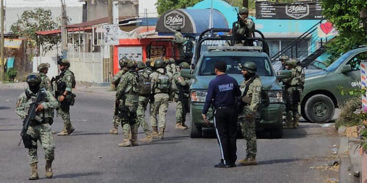 Ataque armado en la colonia 21 de Marzo deja dos hombres heridos; militares detienen a un presunto agresor