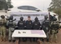 En atención a un reporte al 9-1-1, el Grupo Interinstitucional detuvo a un presunto robacarros; le aseguraron un vehículo, un arma, cargadores y municiones
