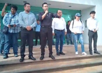Con mitin en Rectoría, trabajadores de la UAS exigen recursos y amenazan con paro indefinido