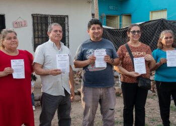 Vecinos integran comité de Contraloría Social para supervisar obra de pavimentación en la colonia Josefa Ortiz
