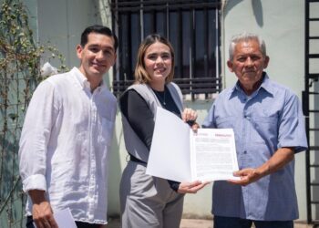 Ana Miriam Ramos otorga certeza jurídica a familias de la colonia Valle de Amapas