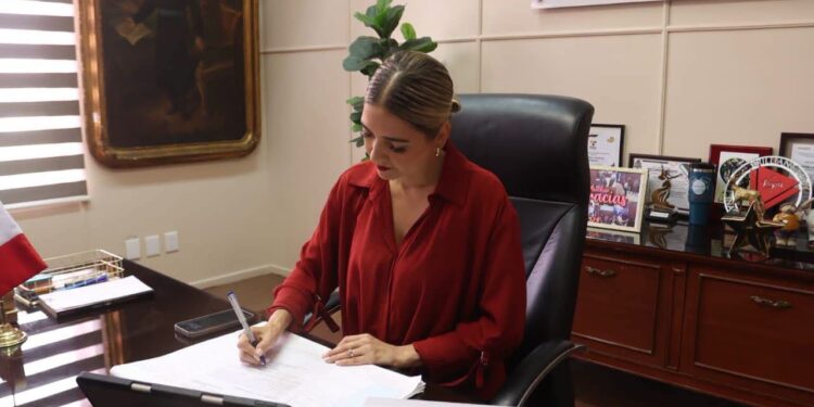 Estrella Palacios pide licencia como alcaldesa de Mazatlán; buscará la Coordinación Estatal en Defensa de la Transformación en Sinaloa
