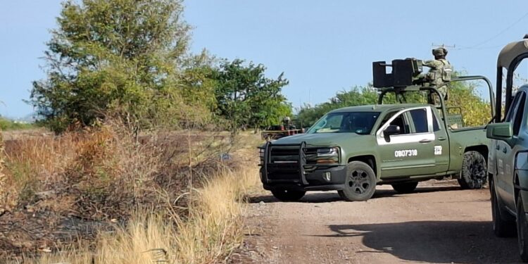 Hallan cuerpo envuelto en una cobija en una zona agrícola al norte de Culiacán