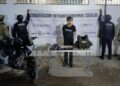 En Escuinapa, el Grupo Interinstitucional detuvo a un civil que intentó evadir a la autoridad; le aseguraron un fusil, cargadores y municiones