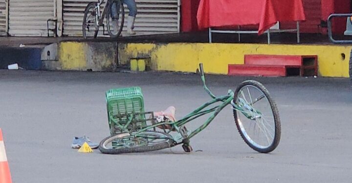 Muere ciclista tras ser arrollado por vehículo fantasma en el Mercado de Abastos de Culiacán