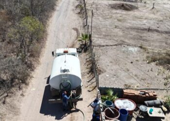 Pese a las lluvias, aumenta a 30 las comunidades atendidas por estiaje en Culiacán