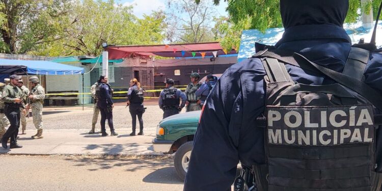 Asesinan a balazos a un joven en un autolavado de la colonia Agustina Ramírez, en Culiacán