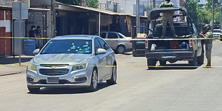 Ejecutan a un hombre a balazos sobre la avenida Álvaro Obregón, en la colonia Vicente Lombardo Toledano