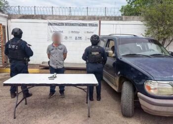 Grupo Interinstitucional detiene a un civil y asegura un arma corta, cartuchos y un vehículo en Culiacán