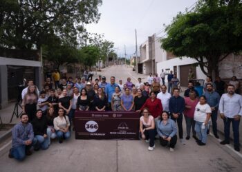 Compromiso cumplido: Ayuntamiento entrega la calle 366 en la Jesús Valdez Aldana