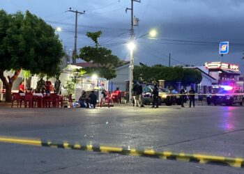 Asesinan a un hombre mientras cenaba en una taquería del sector Infonavit Barrancos; un empleado resulta herido