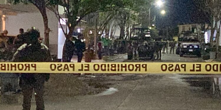 Asesinan a balazos a un hombre dentro de residencia en Stanza Cantabria; hubo persecución de los agresores