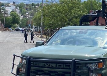 Asesinan a balazos a motociclista frente a una primaria en la colonia Independencia