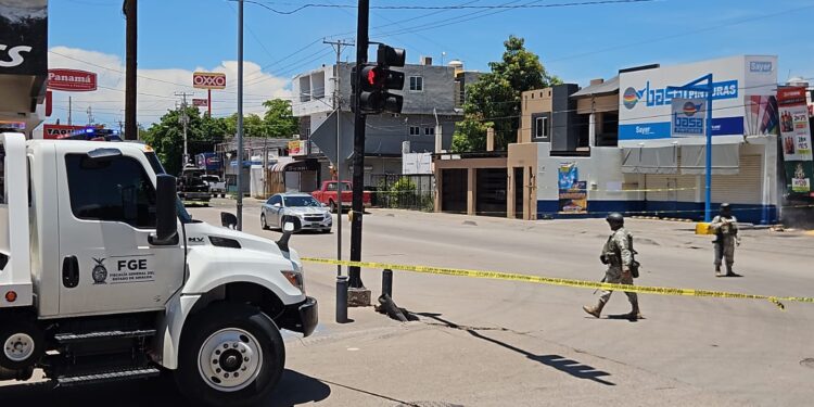 Ejecutan a un hombre a balazos sobre la avenida Álvaro Obregón, en la colonia Vicente Lombardo Toledano