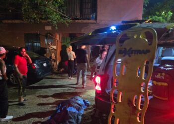 Dos jóvenes son asesinados a balazos frente a una vivienda en la colonia Buenos Aires de Culiacán