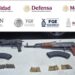Derivado de un reporte al 9-1-1, la Base de Operaciones Interinstitucional Navolato aseguró una camioneta con reporte de robo y dos fusiles en su interior