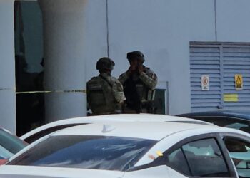 Intento de privación de la libertad desató balacera en Soriana Zapata; un hombre muere y dos más resultan heridos