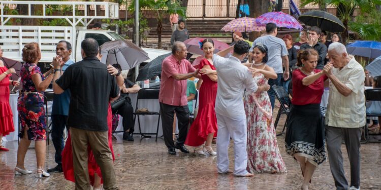 Las Tardes de Danzón celebran 26 años de tradición y alegría en Culiacán