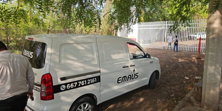 Trabajador del ISSSTE muere tras caer de un techo de 12 metros en Culiacán