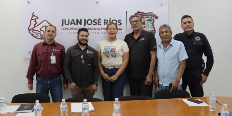 Fortalecen estrategia interinstitucional para la protección del camarón en Juan José Ríos