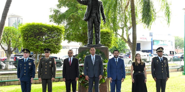 Conmemoran el 154 aniversario luctuoso de Benito Juárez García