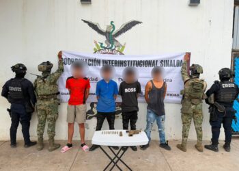 Grupo Interinstitucional libera a 2 personas privadas de la libertad; detiene a 4 civiles, 3 de ellos menores de edad, y asegura un arma corta en Mazatlán
