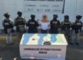 En Culiacán, detienen a una persona armada y en posesión de 150 dosis de presunta droga