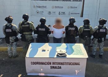 En Culiacán, detienen a una persona armada y en posesión de 150 dosis de presunta droga