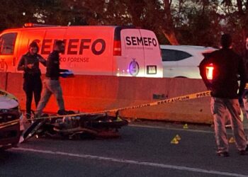 Asesinan a balazos a motociclista sobre la autopista Benito Juárez, cerca del aeropuerto de Culiacán