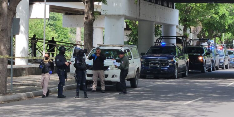 Hallan cuerpo envuelto en plástico y en avanzado estado de descomposición sobre el Malecón Viejo de Culiacán