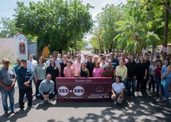 ”Hoy vemos que el compromiso se cumplió”; vecinos de Valle del Sol al recibir siete calles pavimentadas