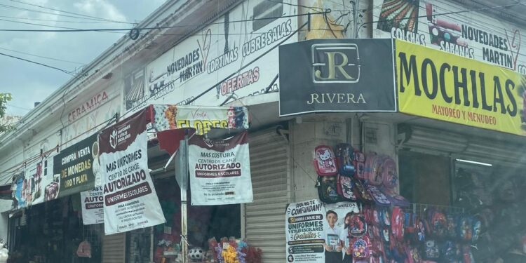 Alertan por canjes irregulares de uniformes escolares; piden acudir solo a centros autorizados