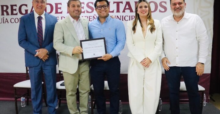 Badiraguato recibe reconocimiento por su destacado resultado en la Guía Consultiva de Desempeño Municipal 2025; alcalde José Paz López destaca trabajo en equipo