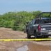 Localizan cuerpo envuelto en una cobija y plástico negro en camino de terracería de Tepuche