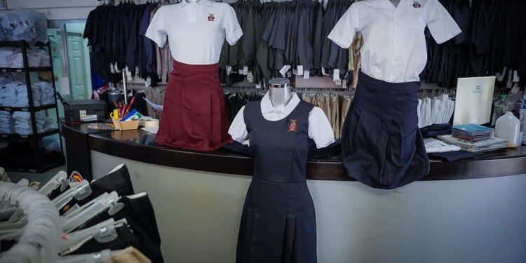 Inicia canje para apellidos de la A a la F; SEPyC llama a aprovechar el programa de uniformes, útiles y calzado deportivo