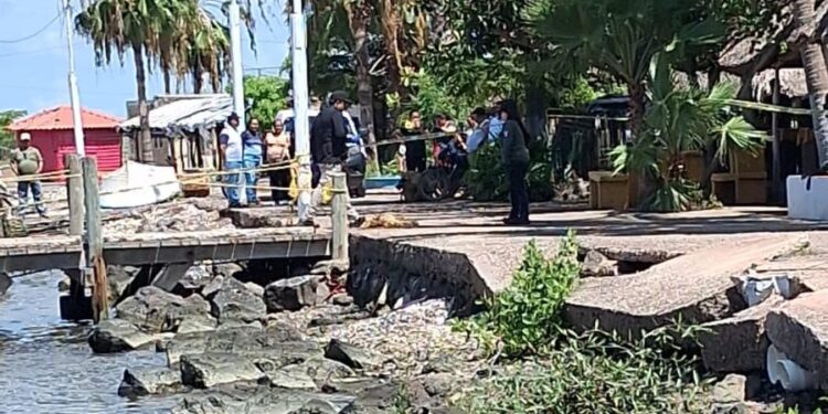 Adulto mayor es localizado sin vida flotando en el muelle de El Conchal, en Eldorado