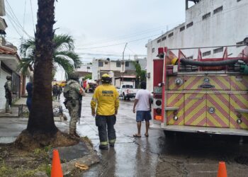 Fuga de gas LP en pipa moviliza a cuerpos de emergencia en la colonia Loma Linda
