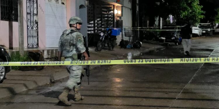 Atacan a balazos a joven de 29 años en la colonia Antonio Nakayama