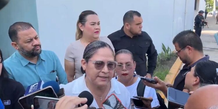 Pugna criminal estaría detrás de escalada de violencia en Mazatlán: alcaldesa