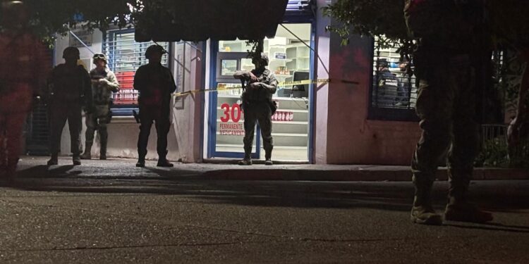 Asesinan a reconocido médico dentro de su farmacia en la colonia Miguel Hidalgo