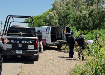 Hallan a un hombre asesinado y envuelto en una sábana en la carretera Culiacán-Eldorado