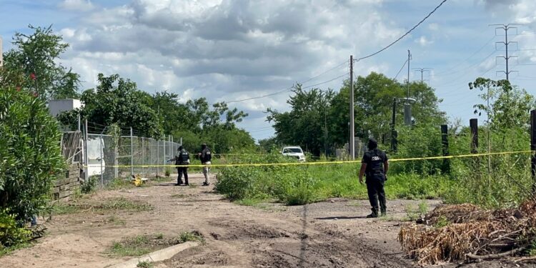 Hallan a hombre asesinado y con las manos y pies atados en Aguaruto