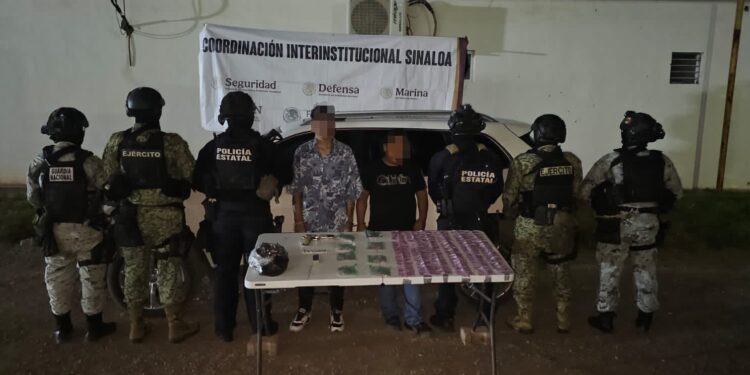 En Mazatlán, Grupo Interinstitucional detiene a 3 civiles; asegura armas y dosis de presunto cristal