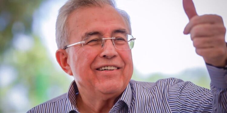 Rocha Moya regresa al Gobierno de Sinaloa tras 112 días de licencia