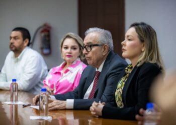 Gobernador Rocha Moya se reincorporó a sus funciones