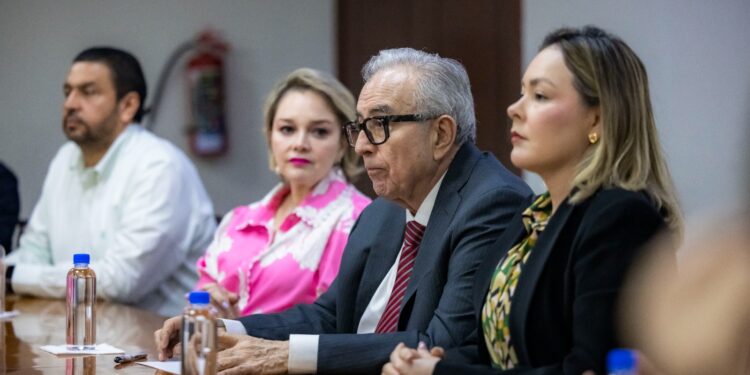 Gobernador Rocha Moya se reincorporó a sus funciones