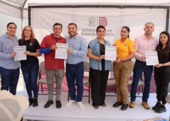 José Paz López entrega pólizas de seguro de vida y bono educativo a personal sindicalizado