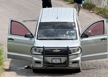 Asesinan a balazos a marisquero en una camioneta sobre carretera a Navolato