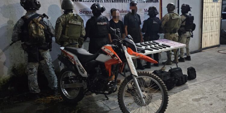 Grupo Interinstitucional detiene a dos civiles y asegura armas, droga y equipo táctico en Concordia